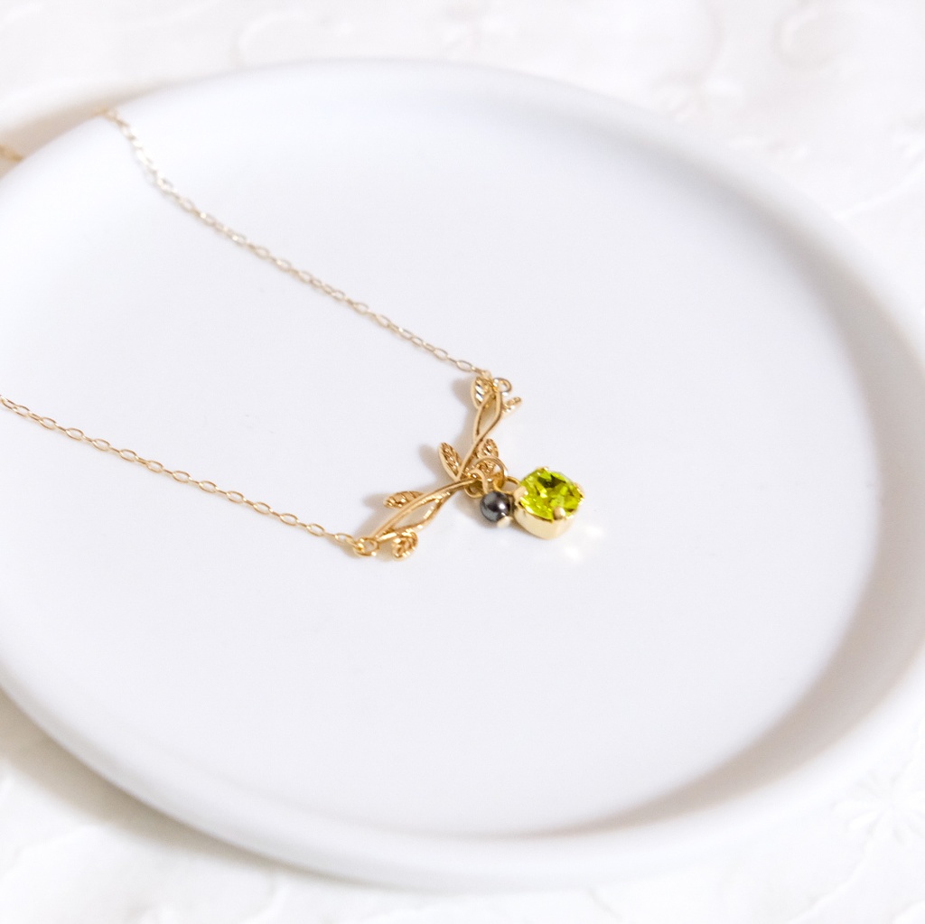 刀剣乱舞イメージ 小枝とクリスタルガラスのネックレス