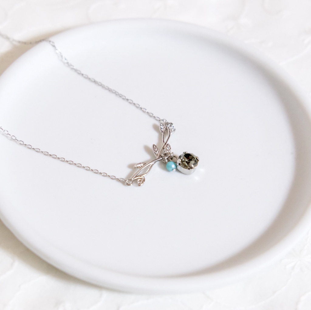 刀剣乱舞イメージ 小枝とクリスタルガラスのネックレス