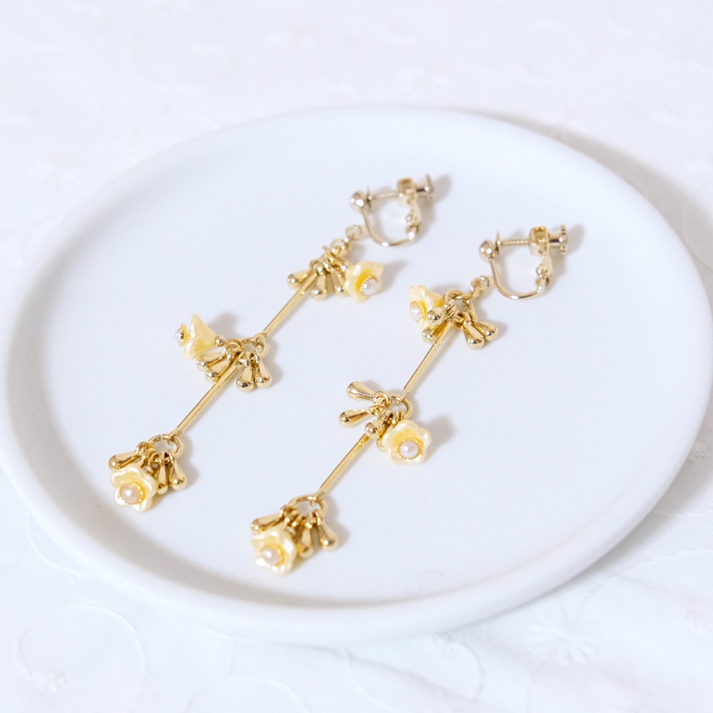 刀剣乱舞 源氏 小花とゴールドのゆらゆらイヤリング/ピアス