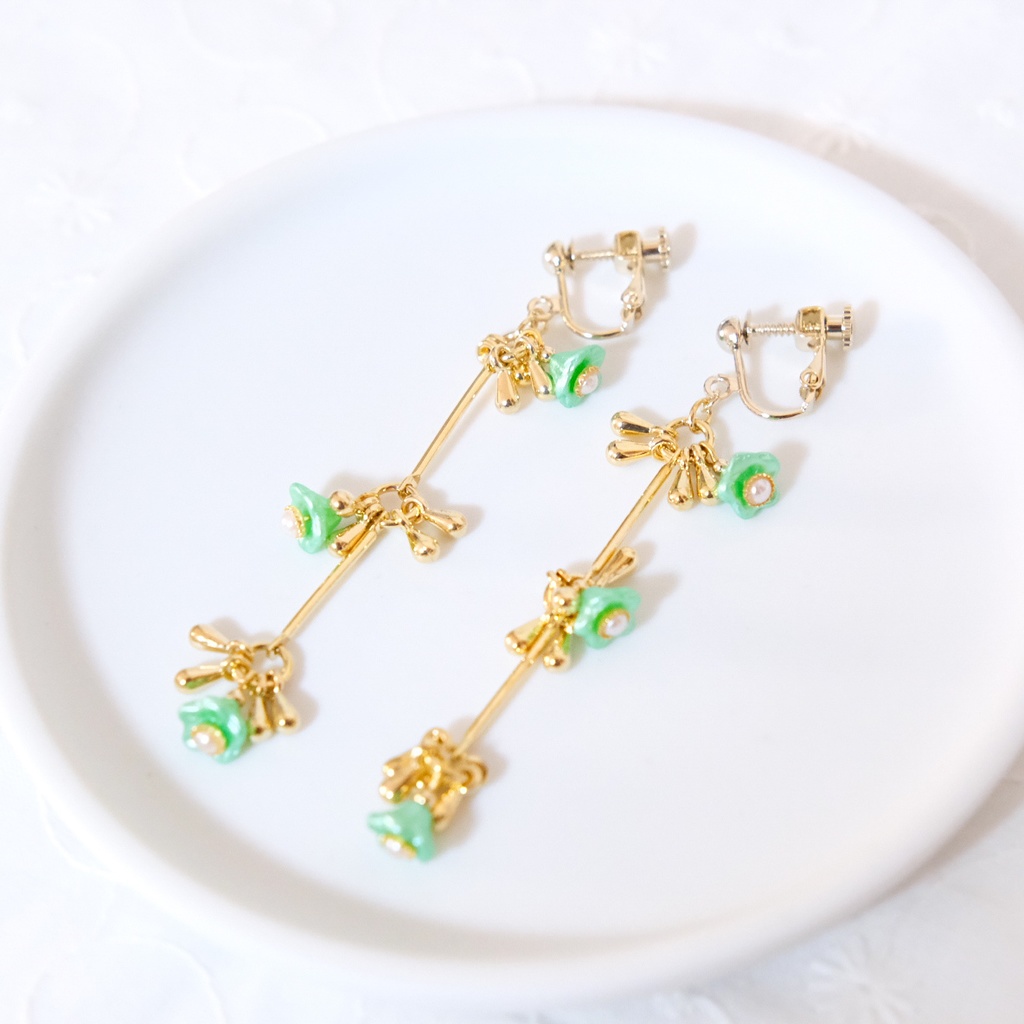 刀剣乱舞 源氏 小花とゴールドのゆらゆらイヤリング/ピアス