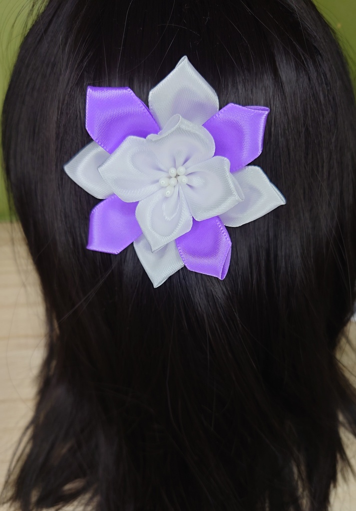 四弁花のヘアクリップ 3本セット