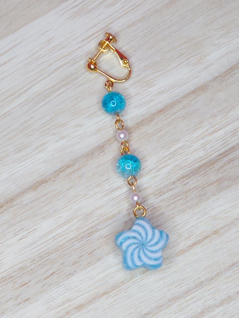 青い飴玉イヤリング 片耳用