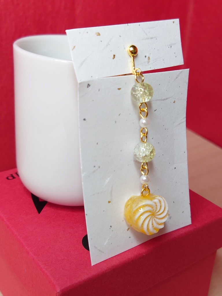 黄色の飴玉イヤリング 片耳用