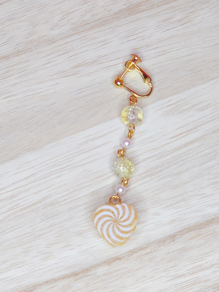 黄色の飴玉イヤリング 片耳用