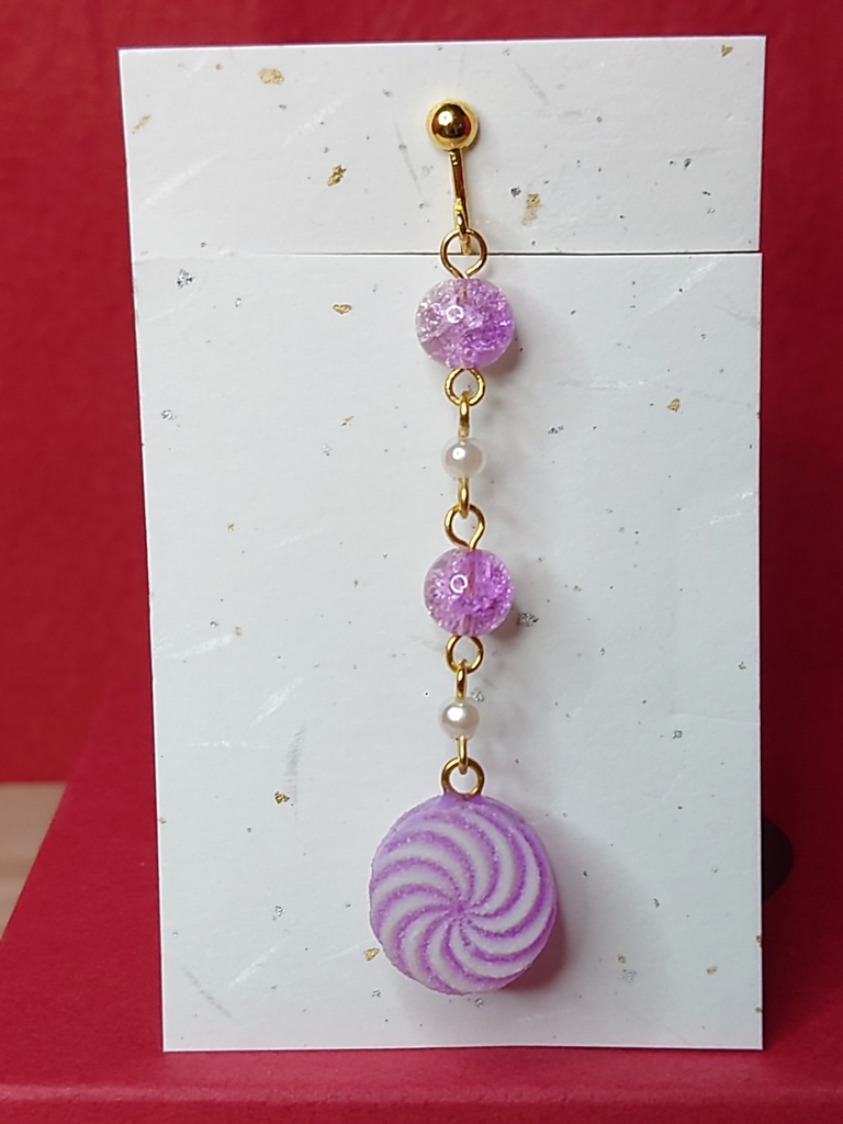 紫の飴玉イヤリング 片耳用