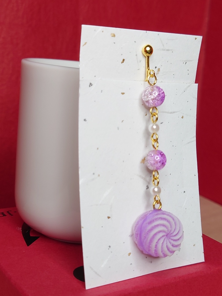 紫の飴玉イヤリング 片耳用