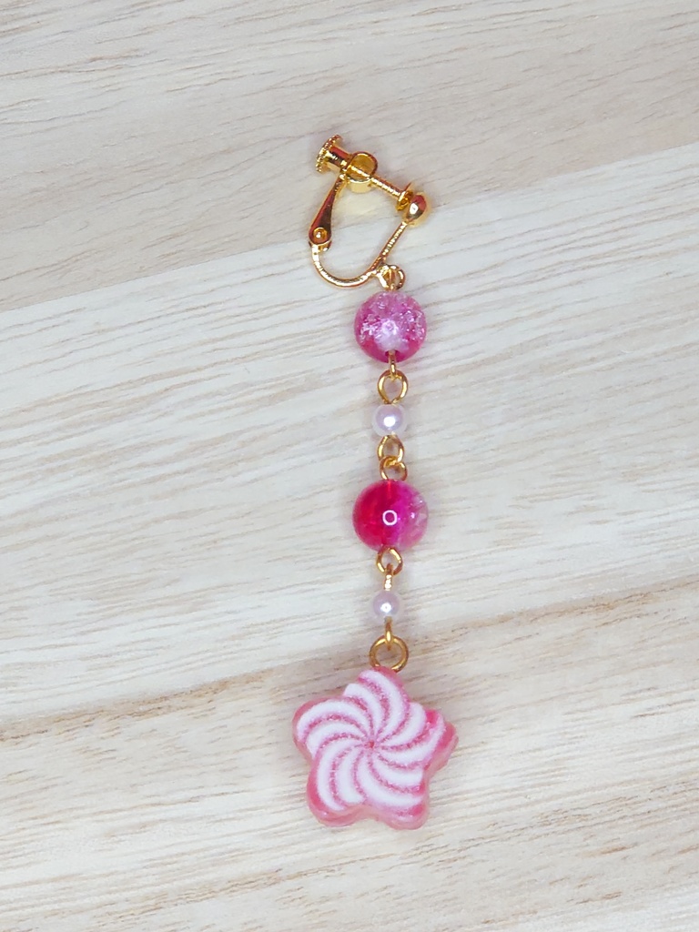 赤い飴玉イヤリング 片耳用