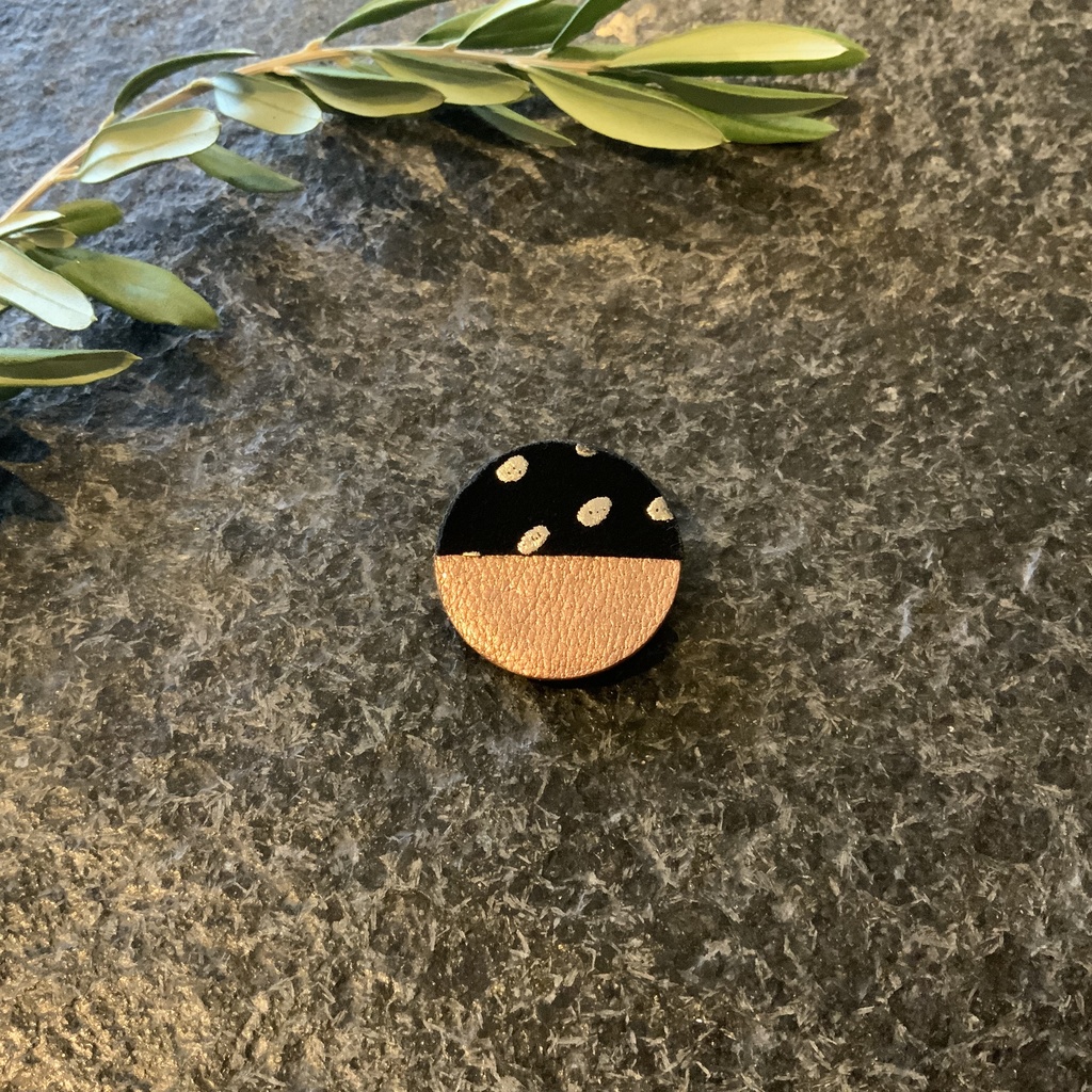 【 ハンドメイド 】まん丸 ブローチ