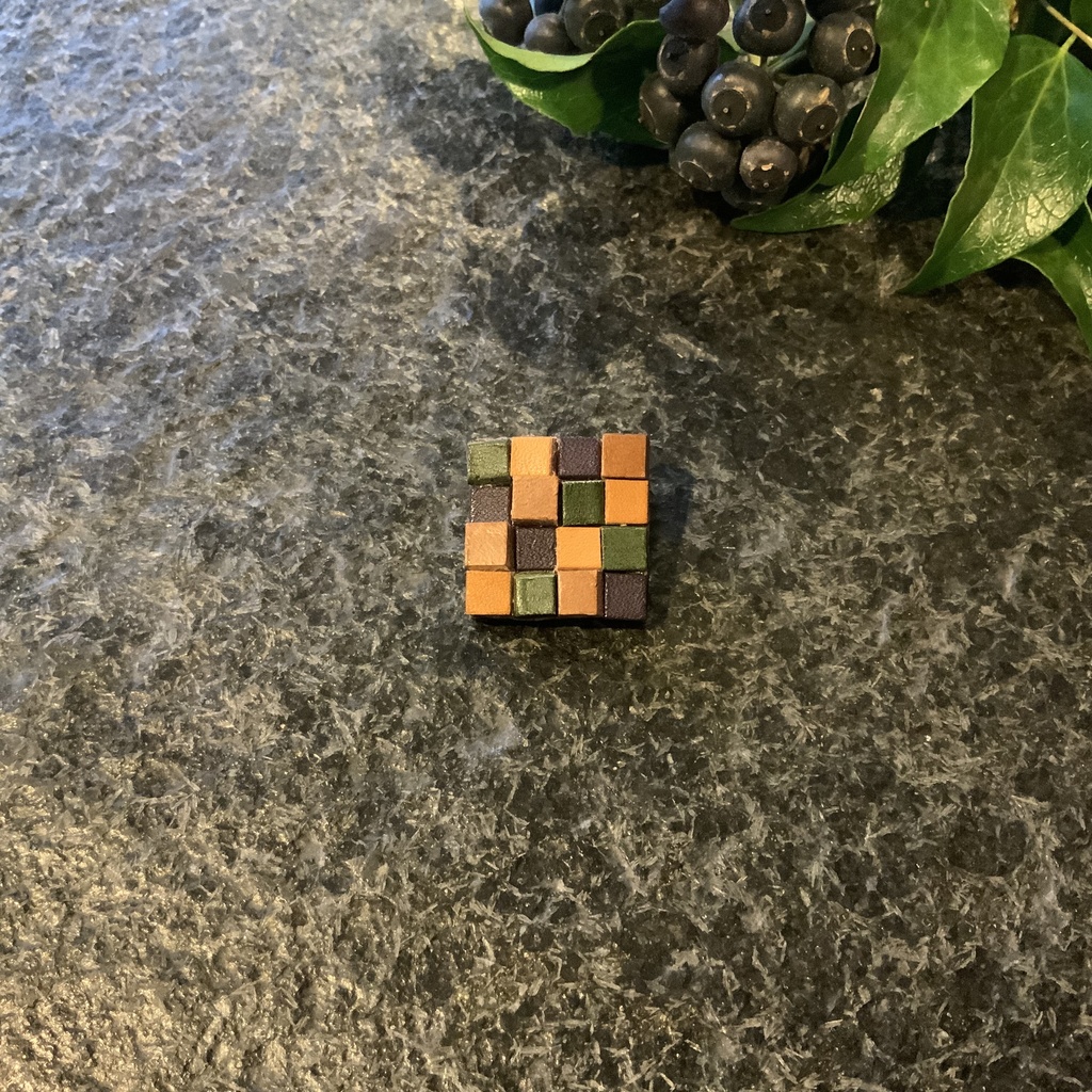【 ハンドメイド 】ぼこぼこ ブローチ
