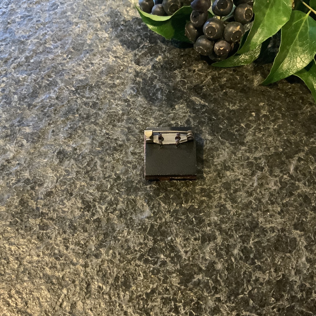 【 ハンドメイド 】ぼこぼこ ブローチ