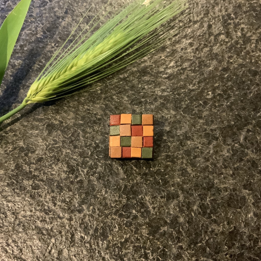 【 ハンドメイド 】ぼこぼこ ブローチ