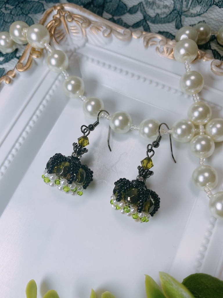 王冠ピアス&チャーム(ツイステ/ディアソムニア)