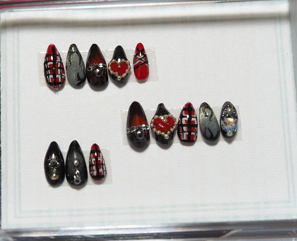 【М】レッドチェック