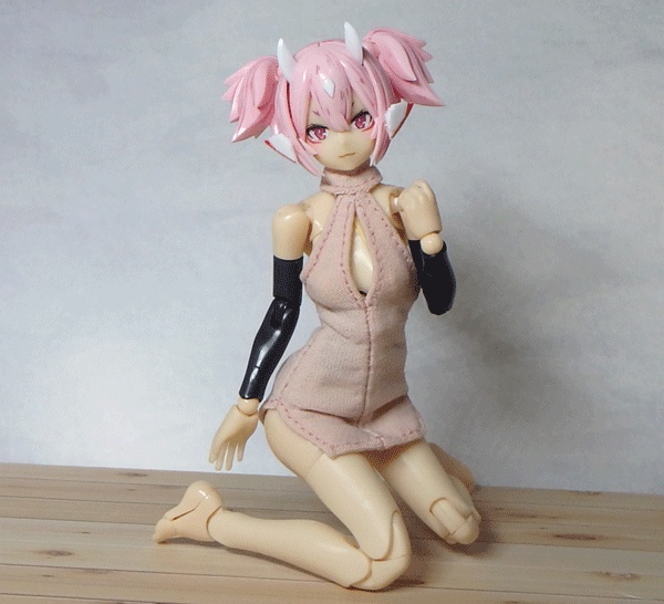 メガミデバイス 胸スリットホルターネックワンピ(ピンク)