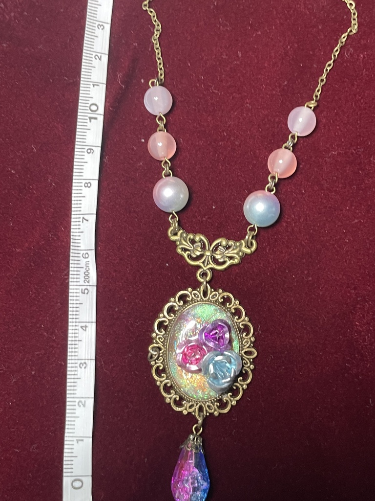 ネックレス/マナー違反イメージ