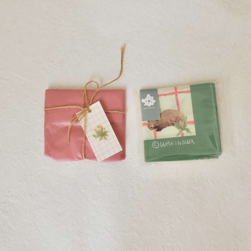 たんぽぽとくまのチェックハンカチ