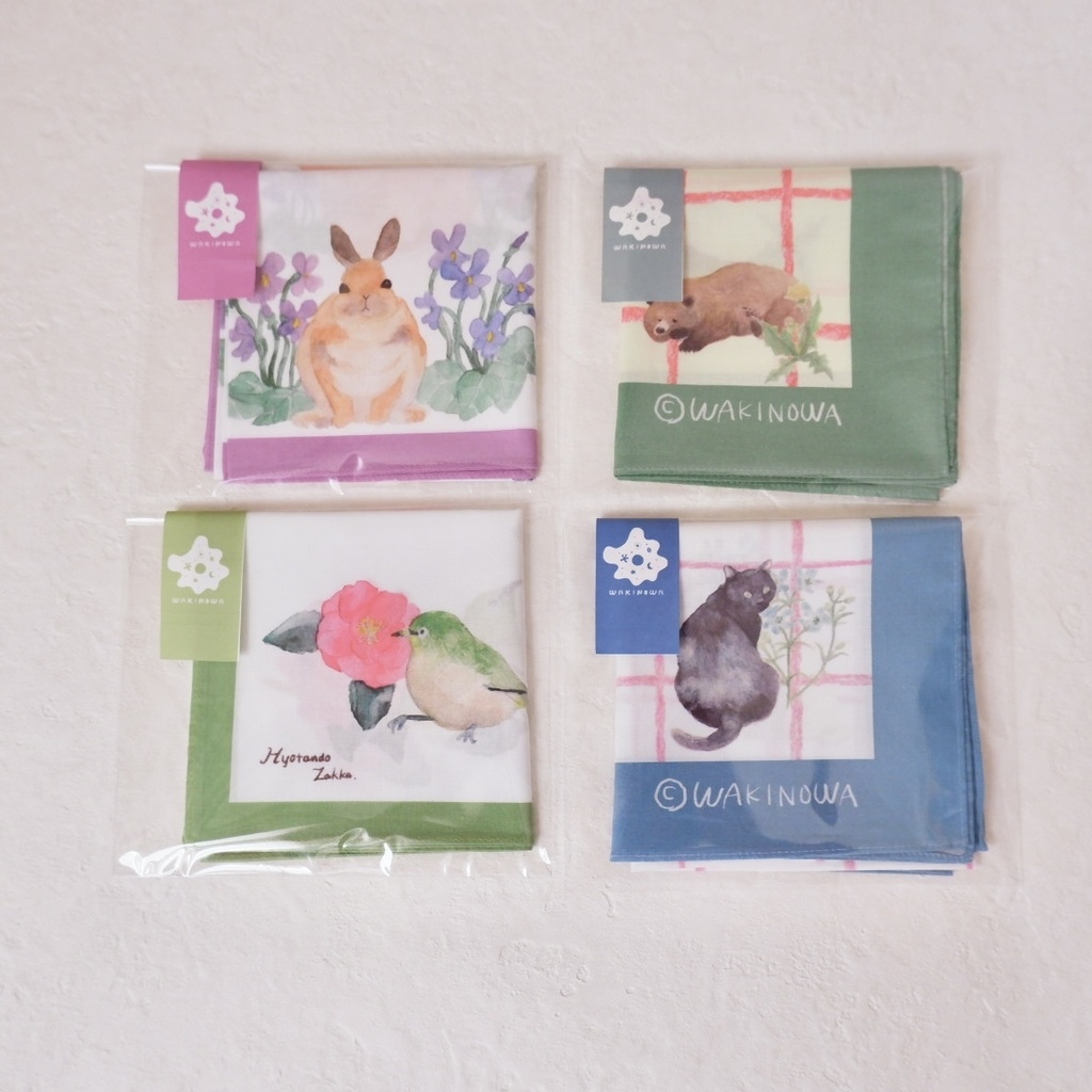 デルフィニウムとねこたちのハンカチ