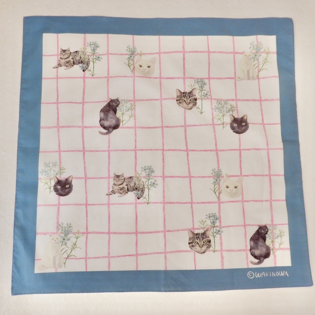 デルフィニウムとねこたちのハンカチ