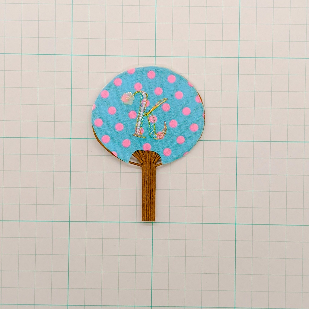 ドールうちわ〜イニシャル手刺繍入り〜