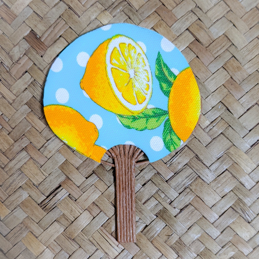 ドールうちわ〜イニシャル手刺繍入り〜