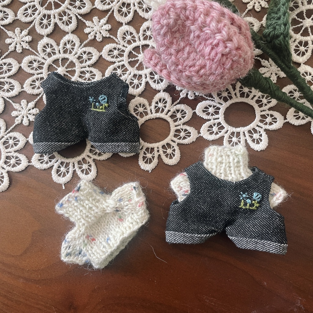 オーバーオールとセーターのセット