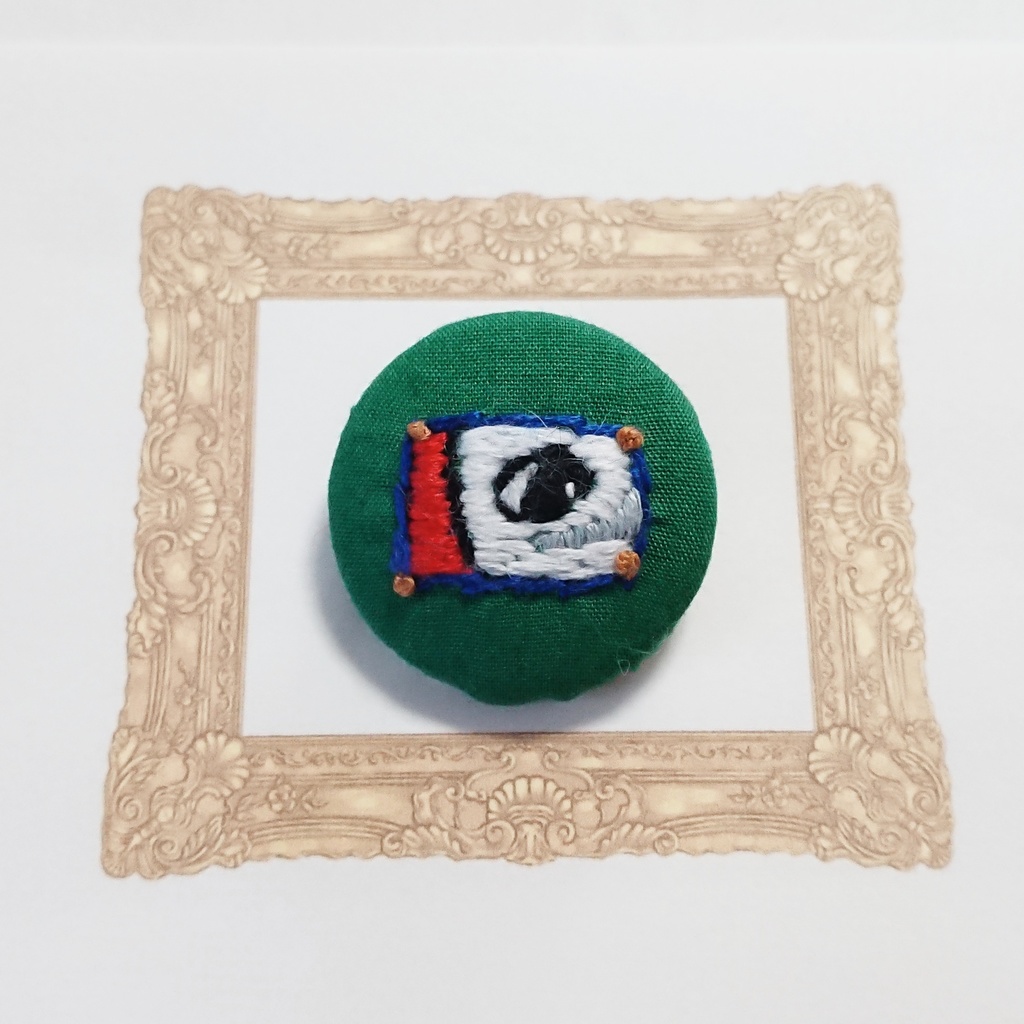 【Ib】絵画の刺繍ブローチ(心配)