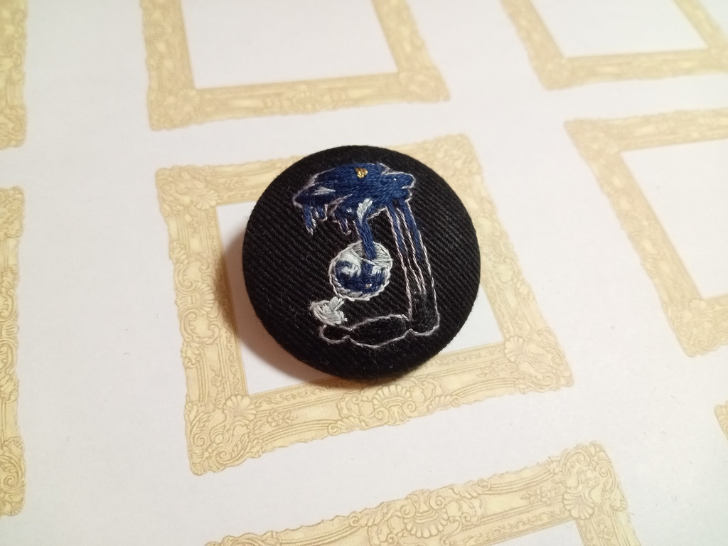 【Ib】美術作品の刺繍ブローチ(飲み込める夜)