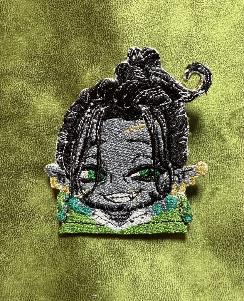 スウィングさん　刺繍ブローチ