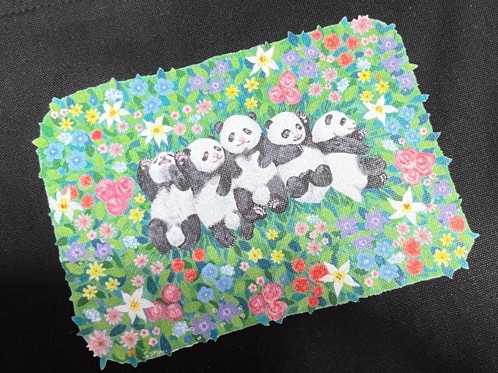 お花畑と赤ちゃんパンダ サコッシュ