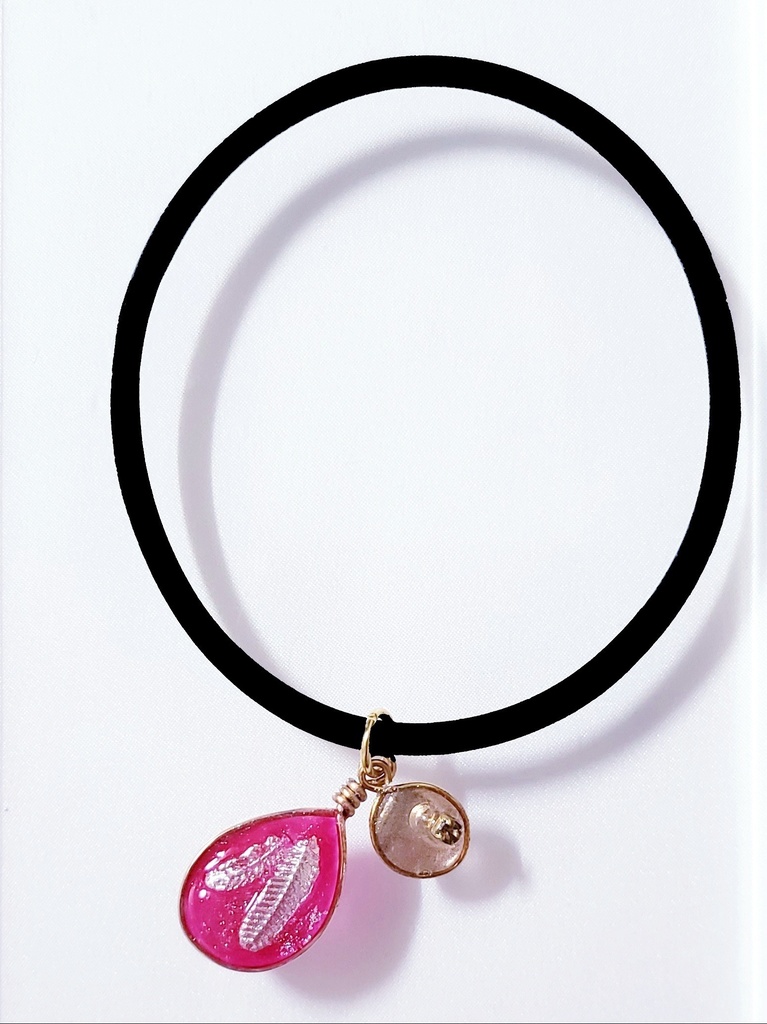 *Raindrop レインドロップ ・フェザーレッド/ シンボルチャーム(D002)