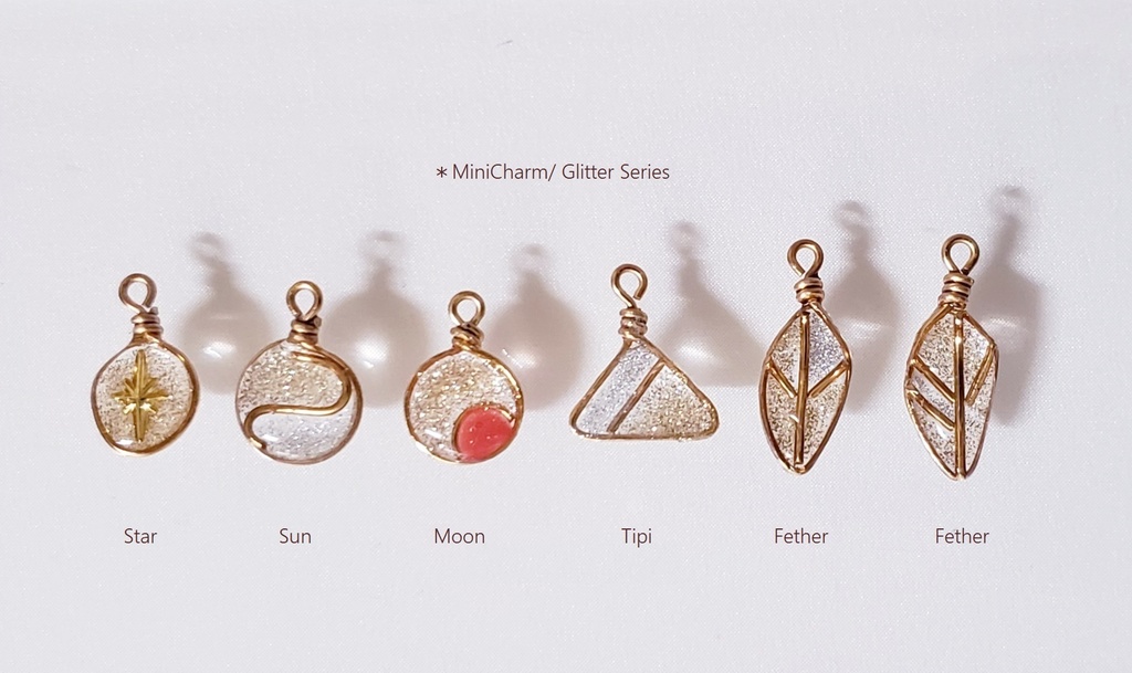 *Tapestry タペストリー / シンボルチャーム(ST001)