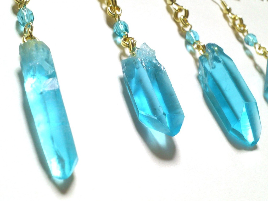 ファンタジーブルーのお耳飾り