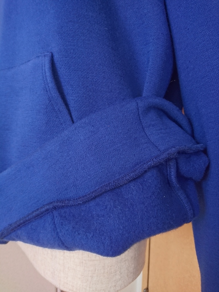 ボタン開きフードプルパーカー