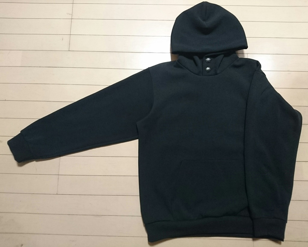 ボタン開きフードプルパーカー