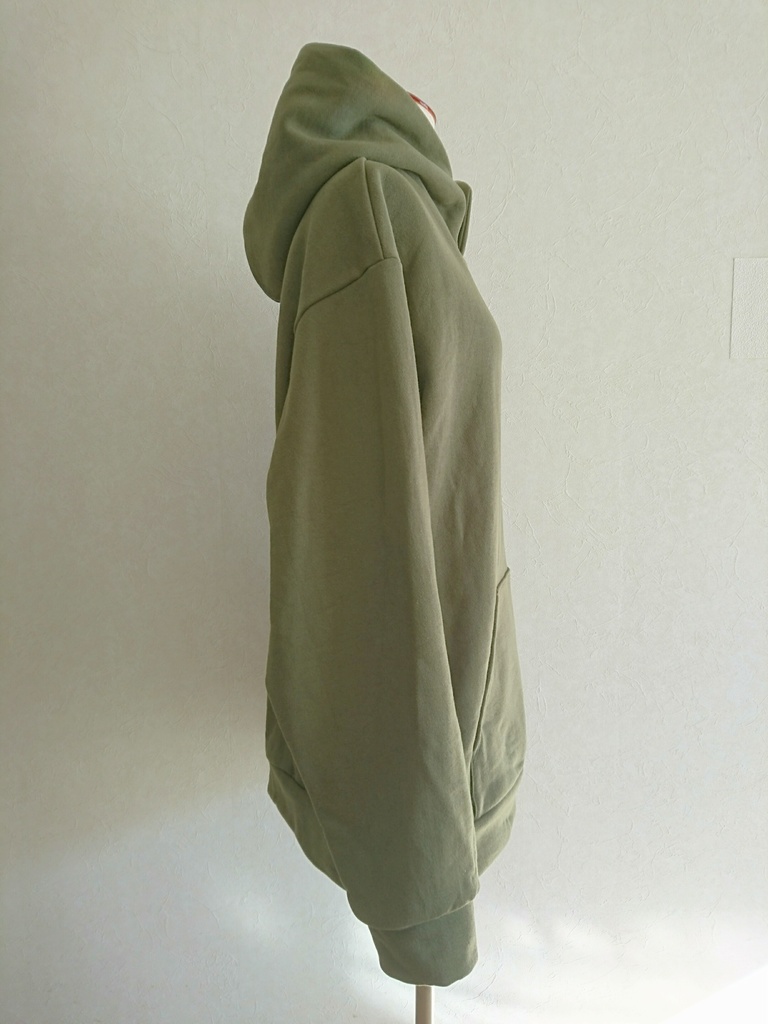 ボタン開きフードプルパーカー