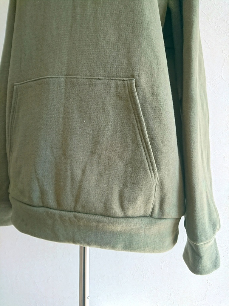 ボタン開きフードプルパーカー