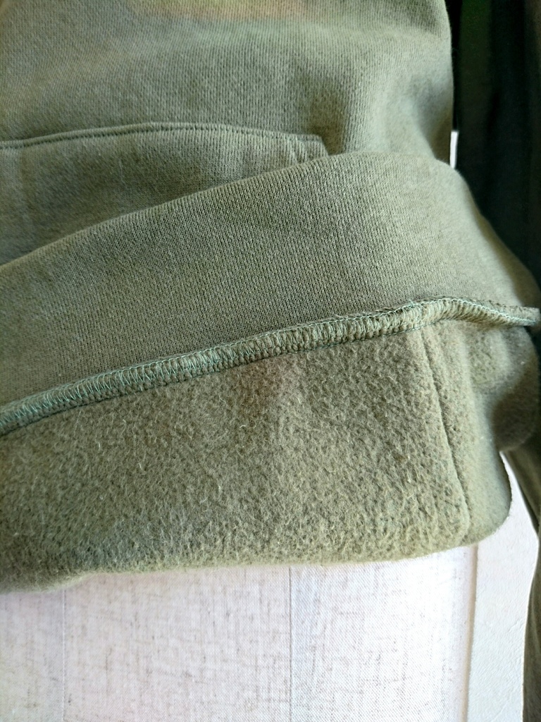 ボタン開きフードプルパーカー