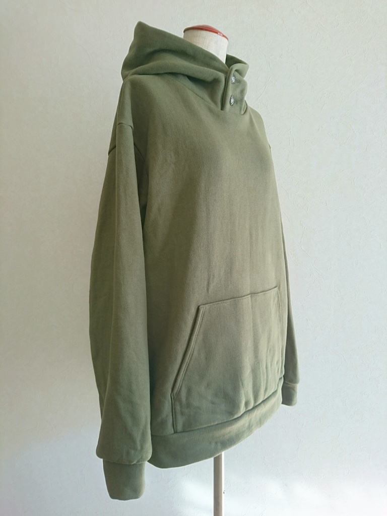 ボタン開きフードプルパーカー