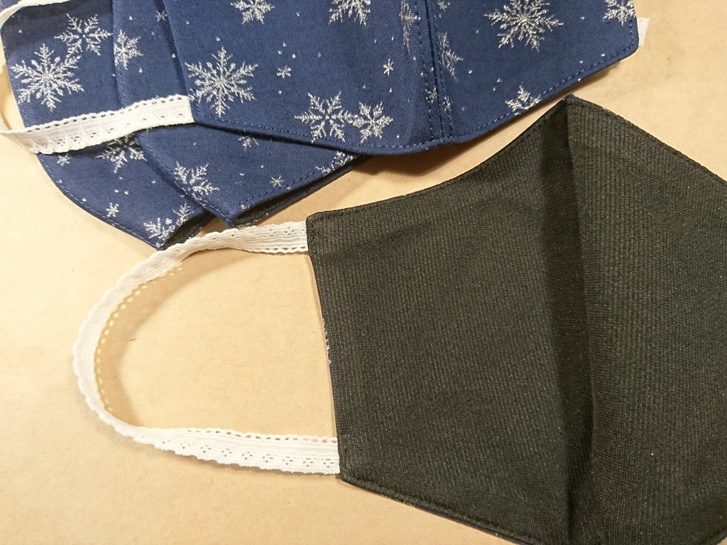 雪の結晶柄立体布マスク