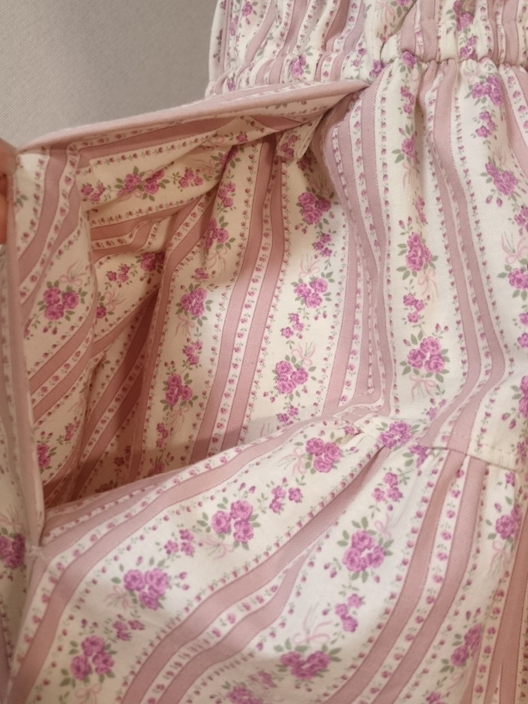 花柄ジャンパースカート