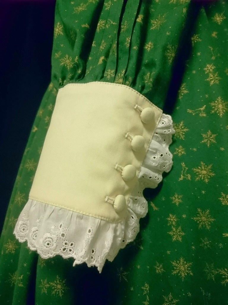 トナカイと雪の結晶柄ワンピース