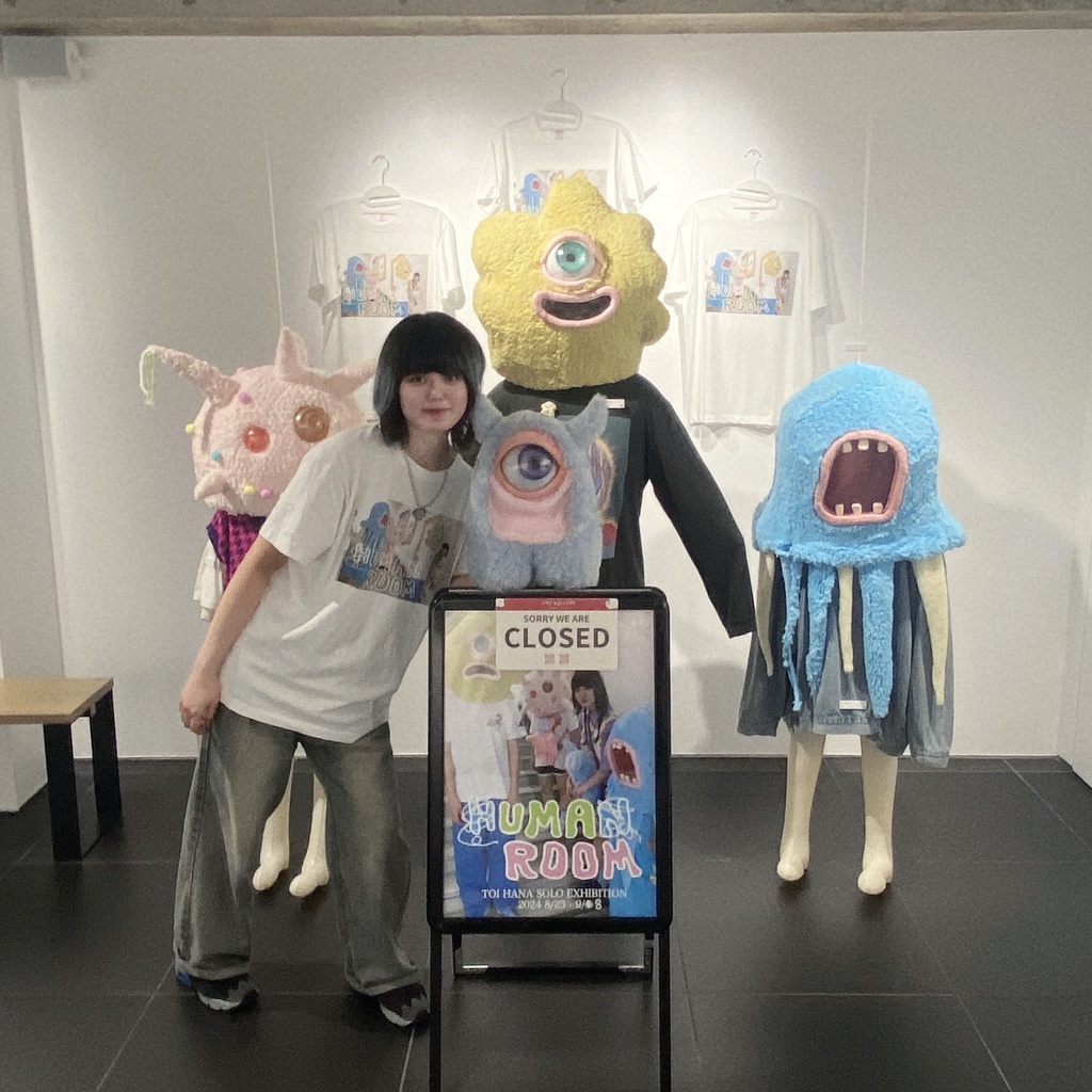 H"UMA"N ROOM Tシャツ