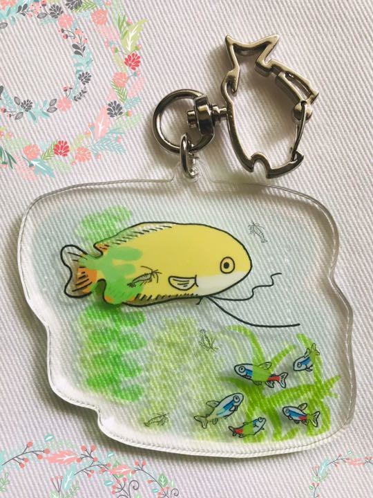 熱帯魚アクリルキーホルダー「ゴールデンハニードワーフグラミー&ネオンテトラwithミナミヌマエビ」
