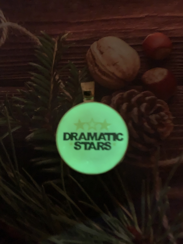 光る!レジンアクセサリー「ドラマティックスターズ ロゴ」