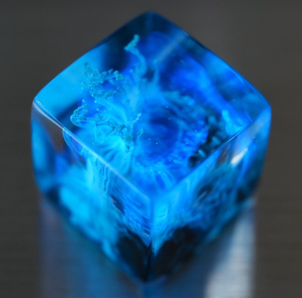 Fluid Art CUBE LUMI Keycap No.001