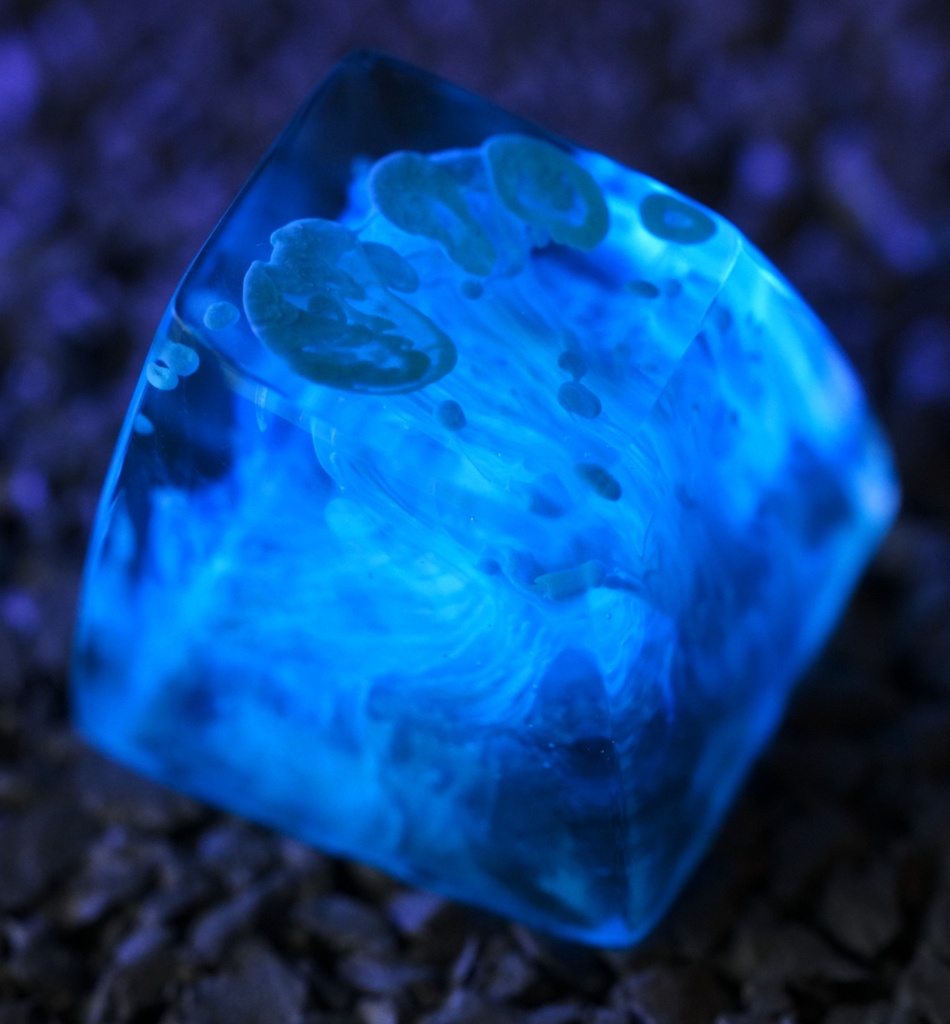 Fluid Art LUMI Artisan Keycap No.001