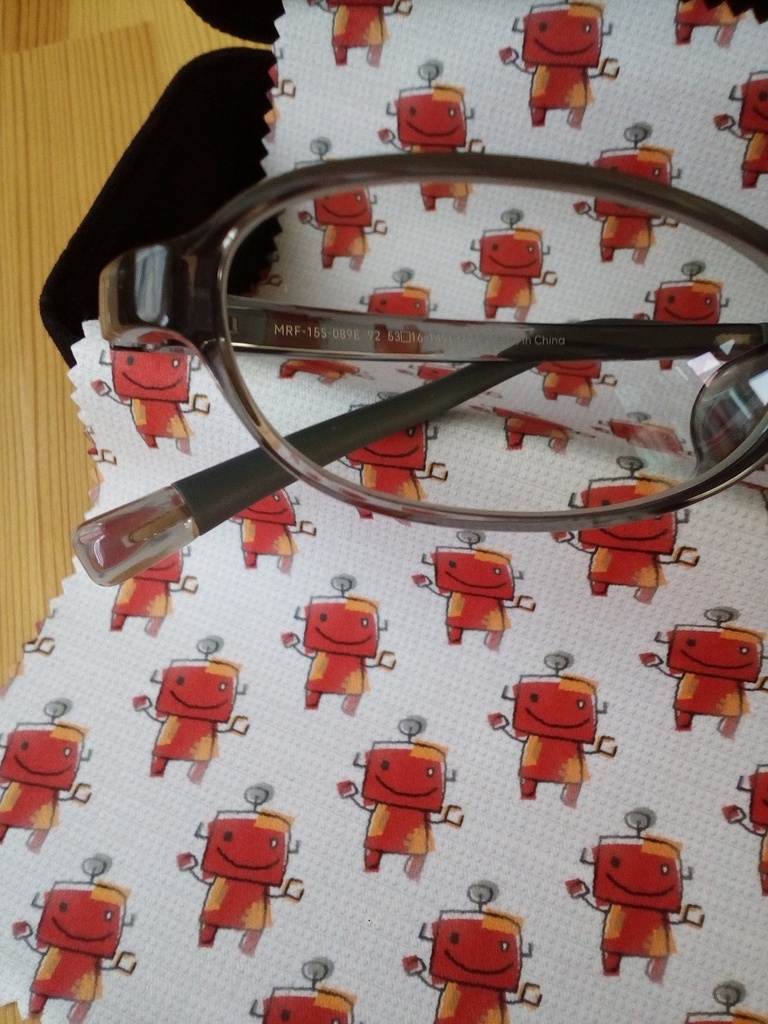 らくがきロロボのメガネ拭き