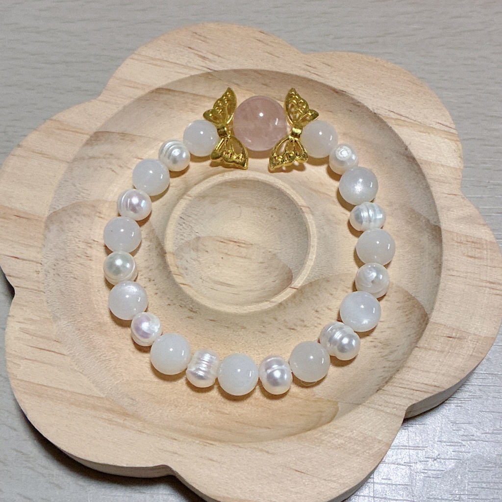 月光の蝶ブレスレット|ムーンストーン×淡水パール×ローズクォーツ 天然石ブレスレット