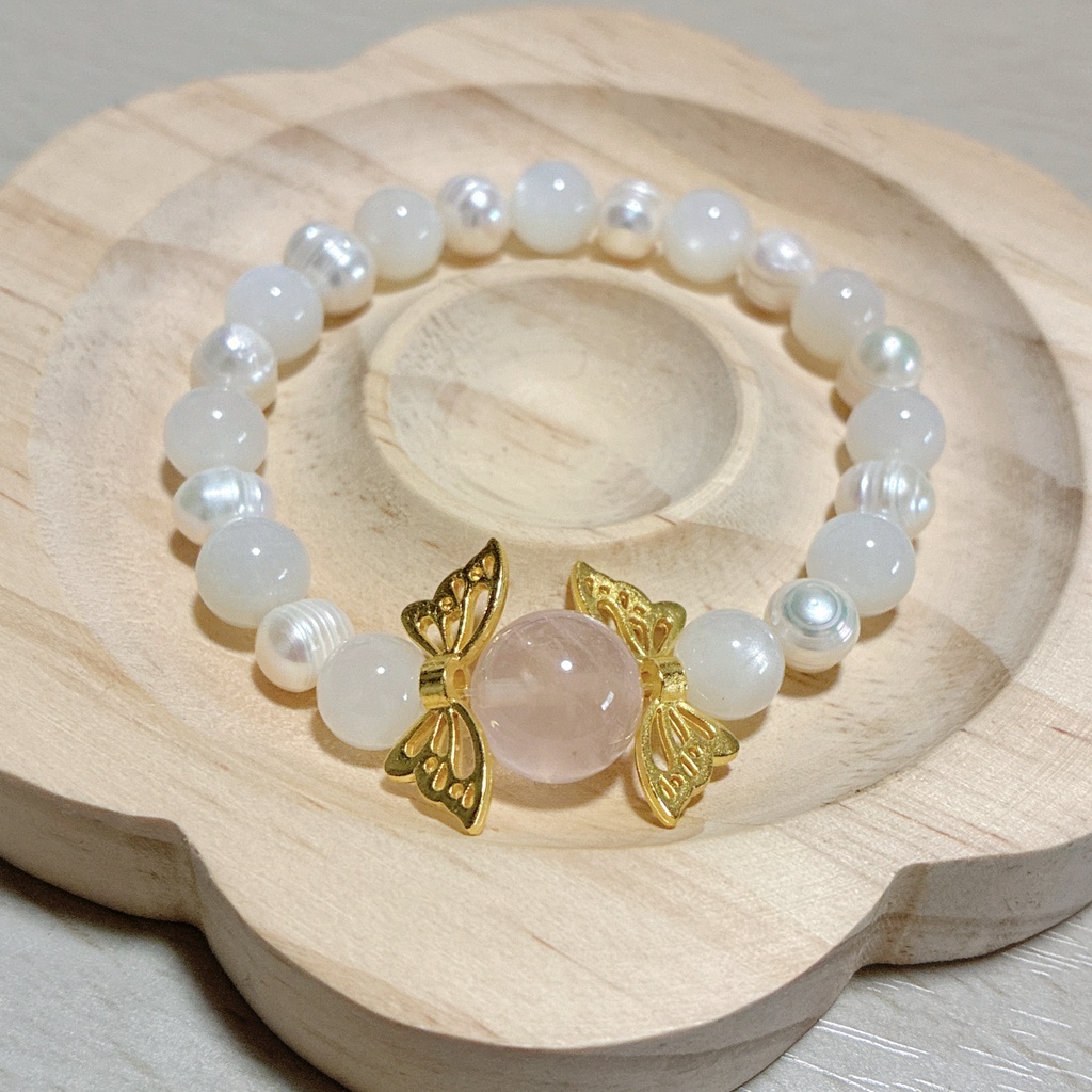 月光の蝶ブレスレット｜ムーンストーン×淡水パール×ローズクォーツ 天然石ブレスレット