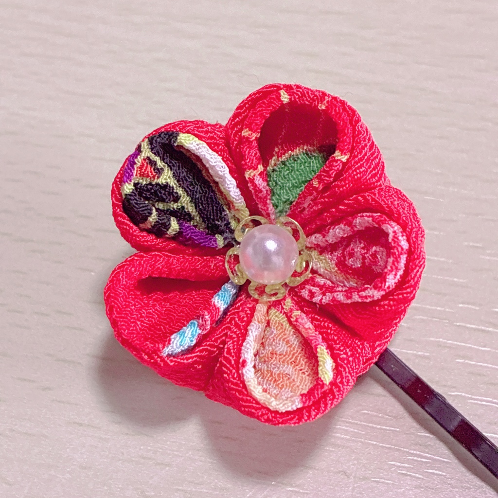 「和の小花ヘアピン*紅の彩り(つまみ細工)」